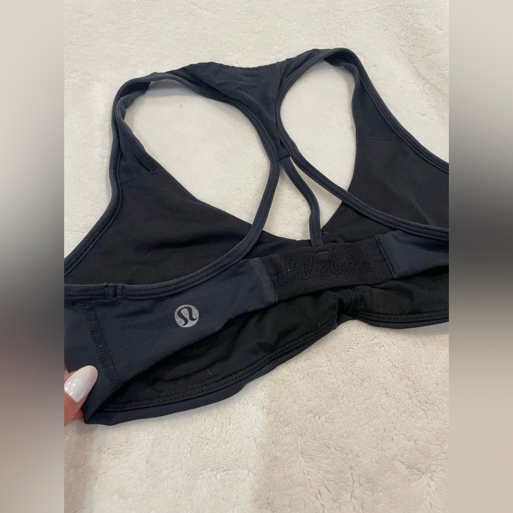 Lululemon sports bra BLACK small.